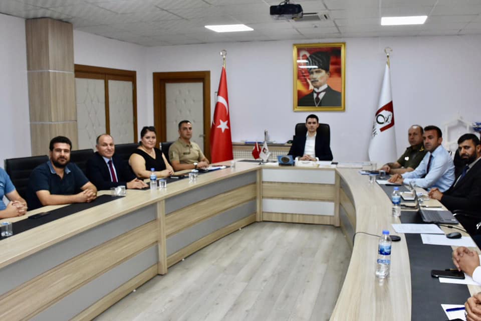 İlçe Kaymakamı / Belediye Başkan V., Kadına yönelik şiddetle mücadele koordinasyon izleme ve değerlendirme toplantısı gerçekleştirdi.